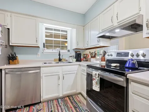 712 Conifer Circle Jacksonville NC 28540