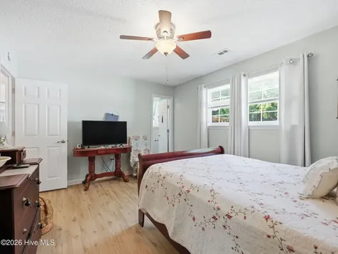 712 Conifer Circle Jacksonville NC 28540