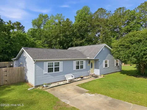 712 Conifer Circle Jacksonville NC 28540