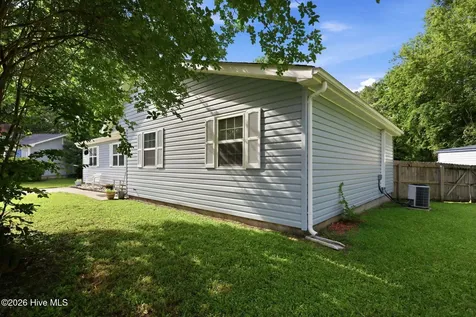 712 Conifer Circle Jacksonville NC 28540