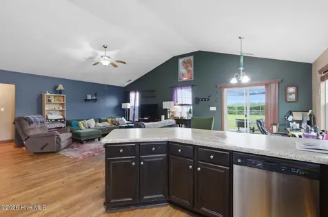 1352 Old Comfort Highway Trenton NC 28585