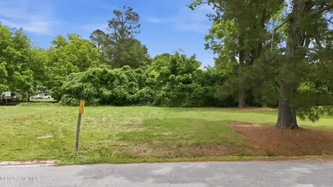 100 Queen Street Tabor City NC 28463
