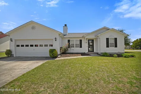 200 Essex Court Richlands NC 28574