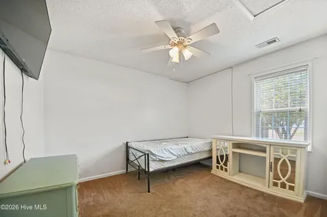 200 Essex Court Richlands NC 28574