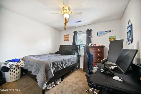 200 Essex Court Richlands NC 28574
