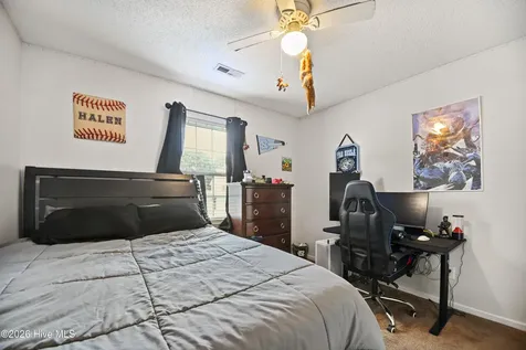 200 Essex Court Richlands NC 28574