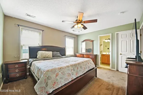 200 Essex Court Richlands NC 28574