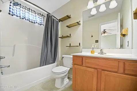 200 Essex Court Richlands NC 28574