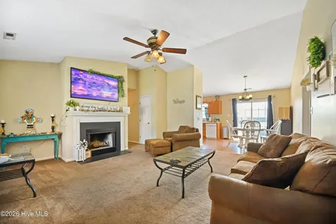 200 Essex Court Richlands NC 28574