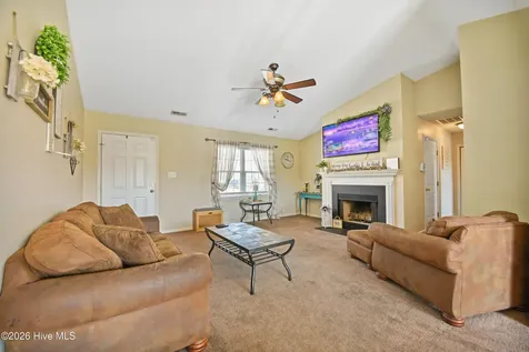 200 Essex Court Richlands NC 28574
