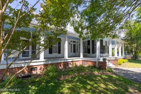105 N Granville Street Edenton NC 27932