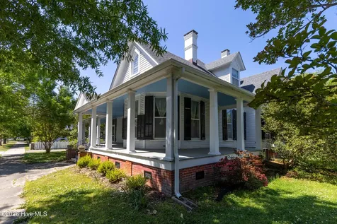 105 N Granville Street Edenton NC 27932