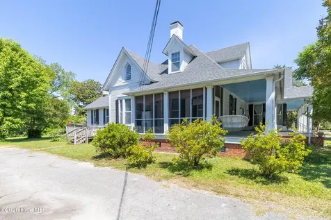105 N Granville Street Edenton NC 27932