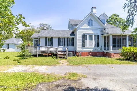 105 N Granville Street Edenton NC 27932