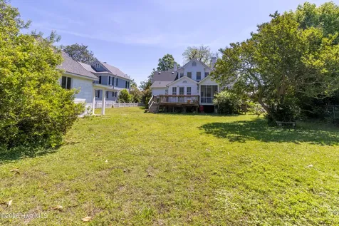 105 N Granville Street Edenton NC 27932