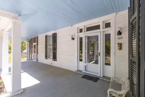 105 N Granville Street Edenton NC 27932