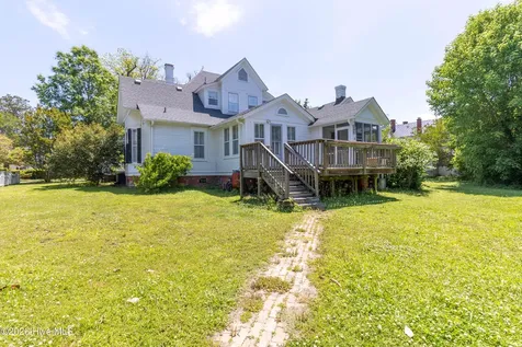 105 N Granville Street Edenton NC 27932