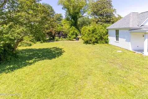 105 N Granville Street Edenton NC 27932