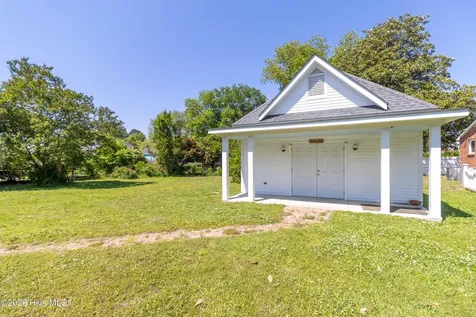 105 N Granville Street Edenton NC 27932