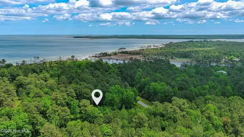 135 Herring Pond Court Beaufort NC 28516