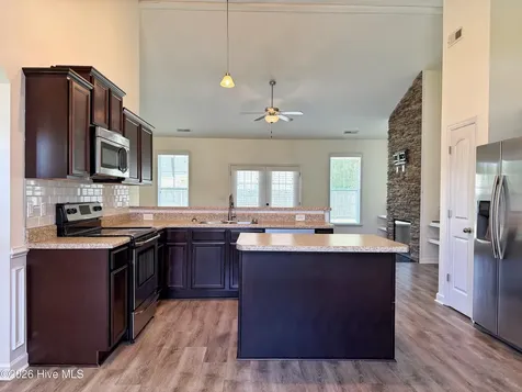 517 New Hanover Trail Jacksonville NC 28546