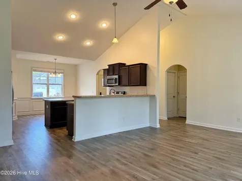 517 New Hanover Trail Jacksonville NC 28546