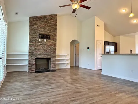 517 New Hanover Trail Jacksonville NC 28546