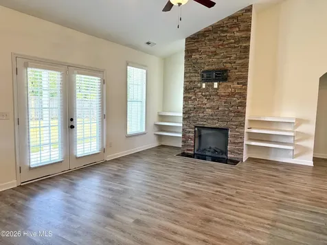 517 New Hanover Trail Jacksonville NC 28546