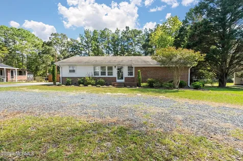 1708 N Poplar Street Aberdeen NC 28315