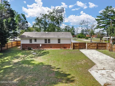 1708 N Poplar Street Aberdeen NC 28315