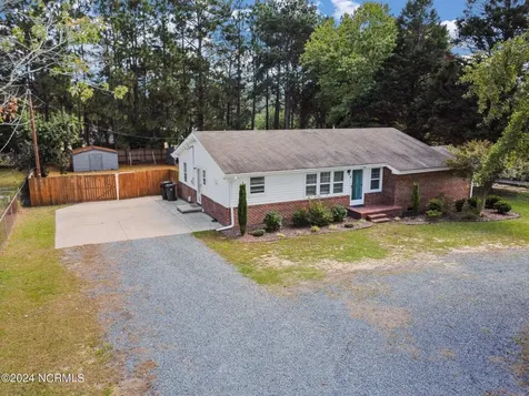 1708 N Poplar Street Aberdeen NC 28315
