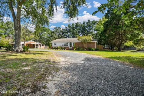 1708 N Poplar Street Aberdeen NC 28315