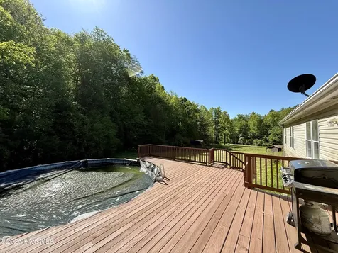 1038 Blackburn Hollow Road Purlear NC 28665