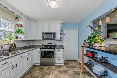 408 Cardinal Road Jacksonville NC 28546