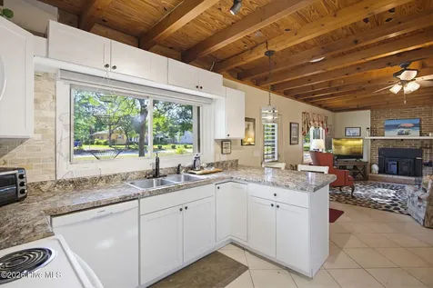 313 Mercer Street Oak Island NC 28465