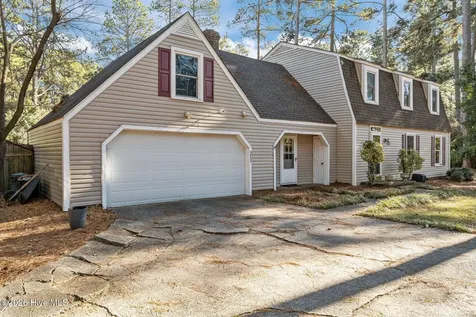 215 Canterbury Road Southern Pines NC 28387
