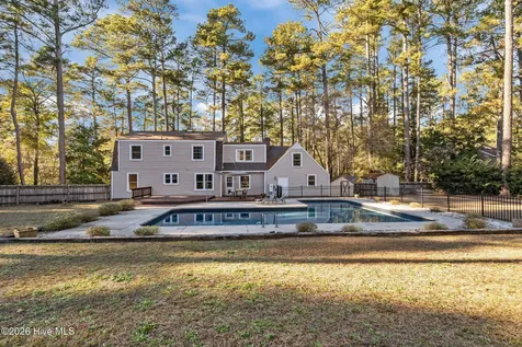 215 Canterbury Road Southern Pines NC 28387