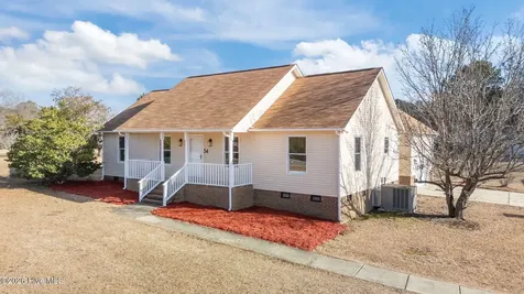 54 Lynn Lane Selma NC 27576