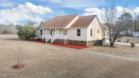 54 Lynn Lane Selma NC 27576