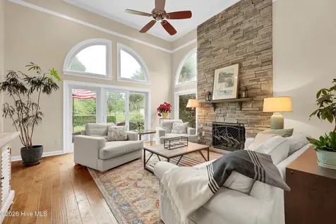 1921 Prestwick Lane Wilmington NC 28405