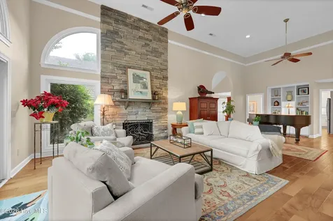 1921 Prestwick Lane Wilmington NC 28405