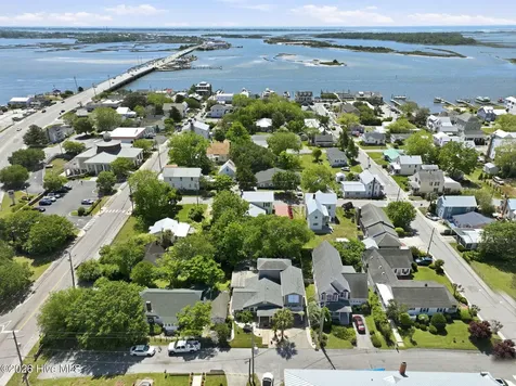 105 S Webb Street Swansboro NC 28584