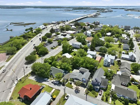 105 S Webb Street Swansboro NC 28584