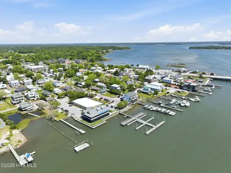 105 S Webb Street Swansboro NC 28584