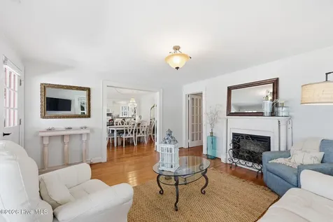 105 S Webb Street Swansboro NC 28584