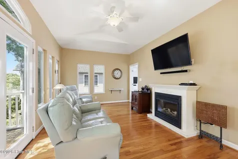 105 S Webb Street Swansboro NC 28584
