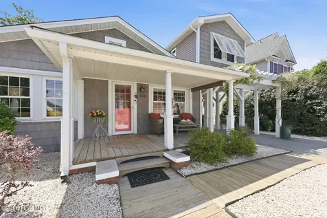 105 S Webb Street Swansboro NC 28584