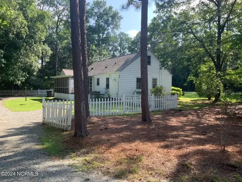 1101 N Poplar Street Aberdeen NC 28315