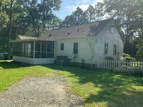 1101 N Poplar Street Aberdeen NC 28315