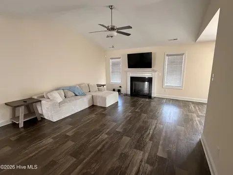 518 Black Pearl Circle Jacksonville NC 28546